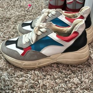 Steve Madden Women 7